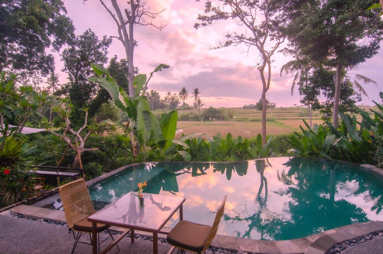Uma Manyar Sunset Lodge