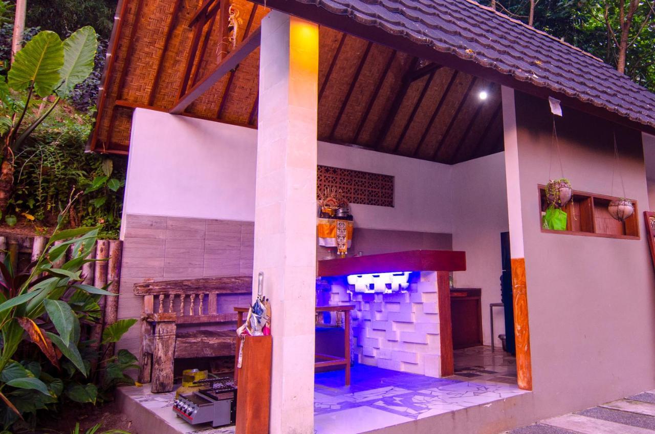 Uma Manyar Sunset Lodge